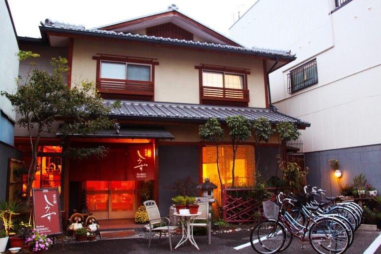 ryokan, traditional japanese house, evening-249560.jpg